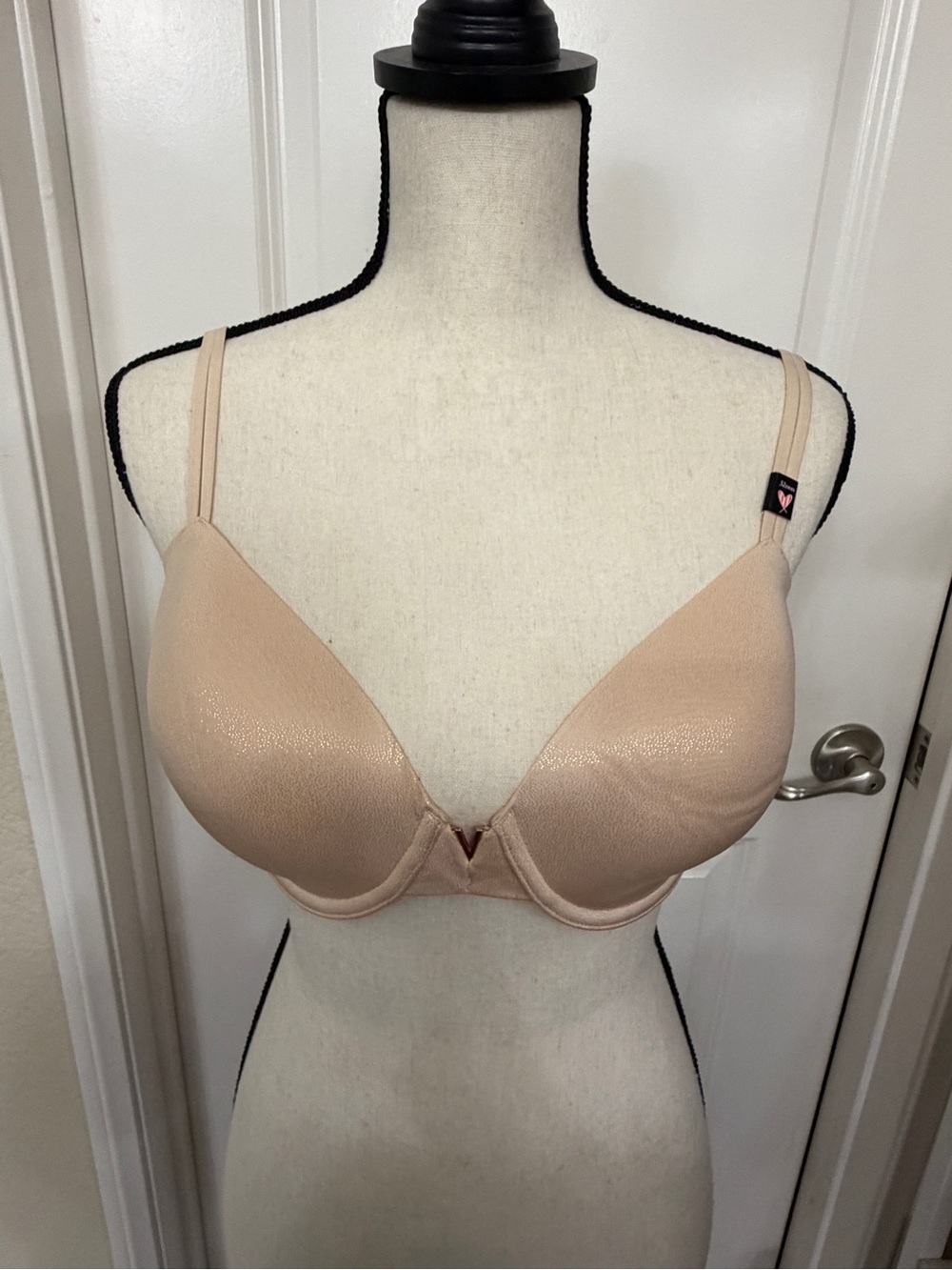 Victoria’s Secret Lightly Lined Padding Perfect Coverage Bra